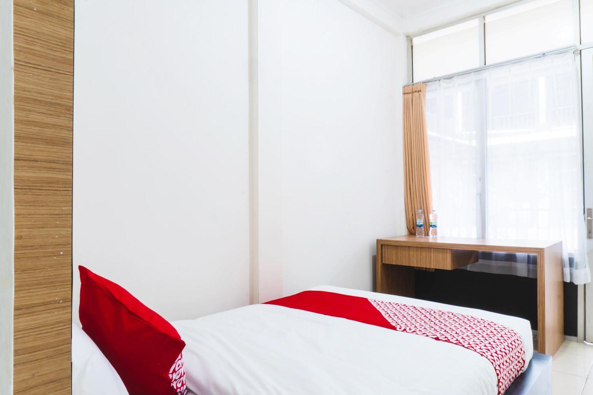 Super Oyo 617 Sukaraja Residence Syariah Μπαντούνγκ Εξωτερικό φωτογραφία