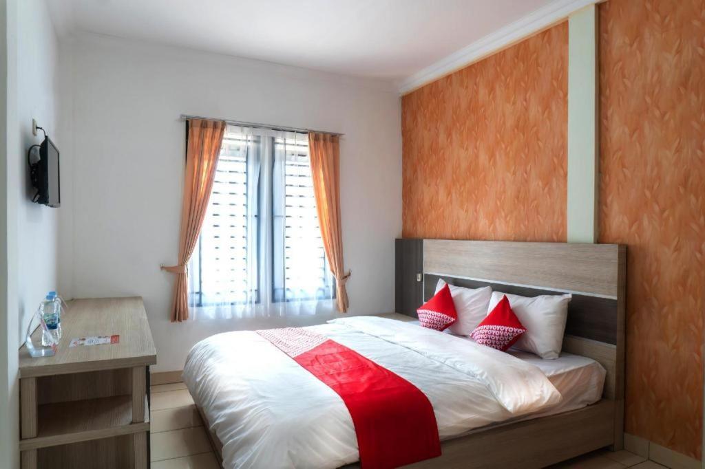 Super Oyo 617 Sukaraja Residence Syariah Μπαντούνγκ Εξωτερικό φωτογραφία